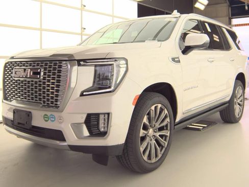 Used 2021 GMC Yukon Denali w/ Denali Premium Package AWD/4WD image 2