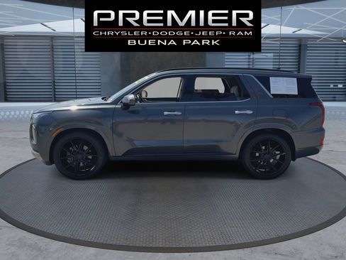 Used 2022 Hyundai Palisade Calligraphy w/ Winter Package FWD image 5