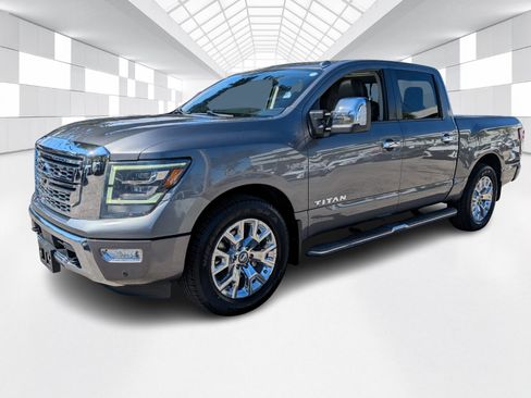 Certified 2021 Nissan Titan SL w/ Moonroof Package image 3