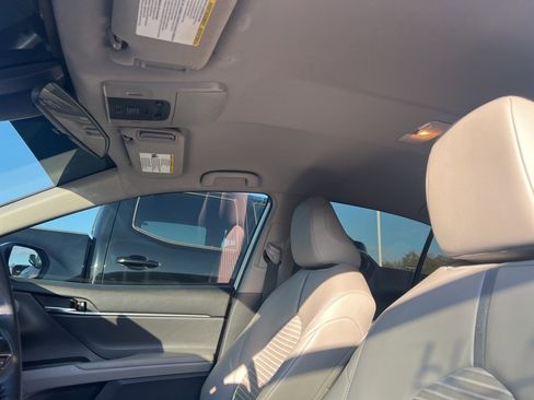 Used 2022 Toyota Camry SE image 10