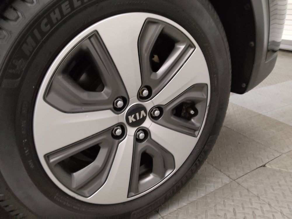 Used 2018 Kia Niro LX FWD image 31