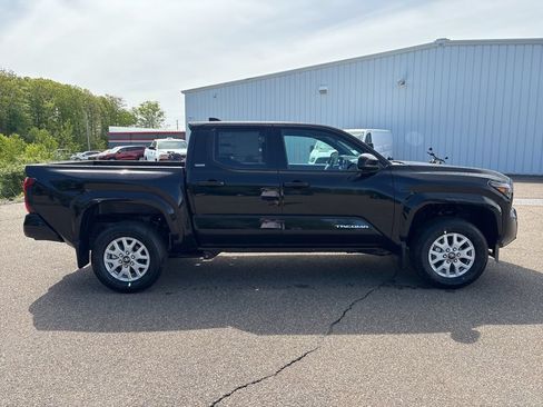 Certified 2026 Toyota Tacoma SR5 AWD/4WD image 8