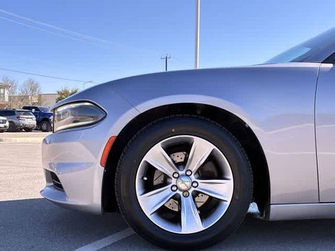 Used 2016 Dodge Charger SXT image 14