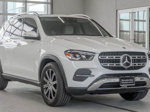 Used 2025 Mercedes-Benz GLE 450e 4MATIC w/ Driver Assistance Package image 20