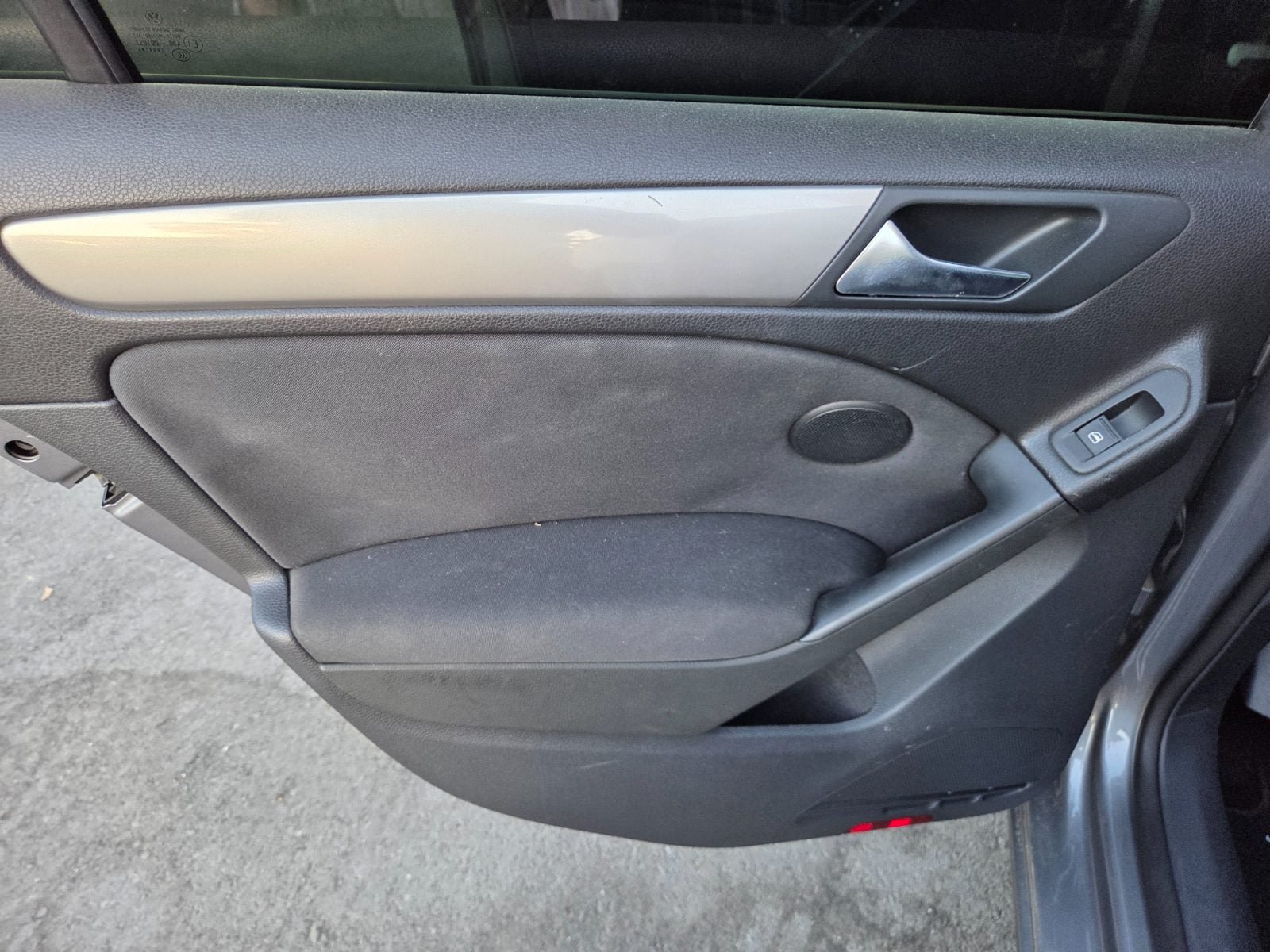 Used 2013 Volkswagen Golf 4-Door FWD image 9