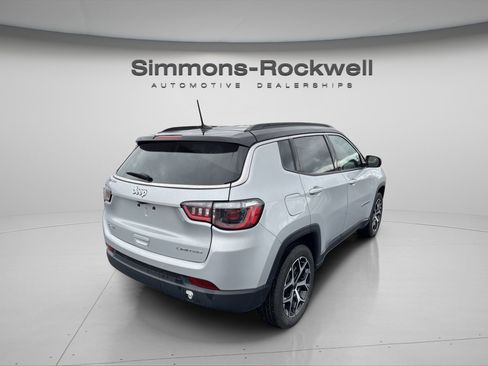 Used 2025 Jeep Compass Limited AWD/4WD image 7