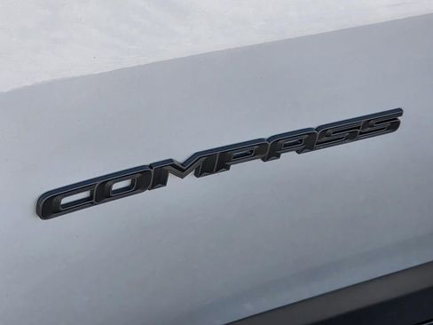 Used 2025 Jeep Compass Trailhawk w/ Trailhawk Elite Group AWD/4WD image 43