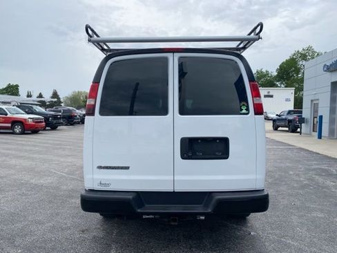 Used 2018 Chevrolet Express 2500 RWD image 4