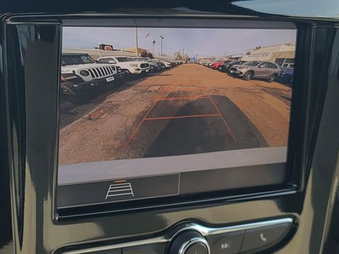 Used 2023 Chevrolet Traverse LS image 26