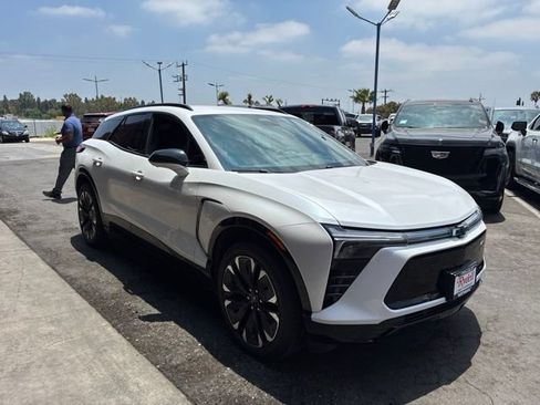 Used 2024 Chevrolet Blazer EV RS RWD image 2
