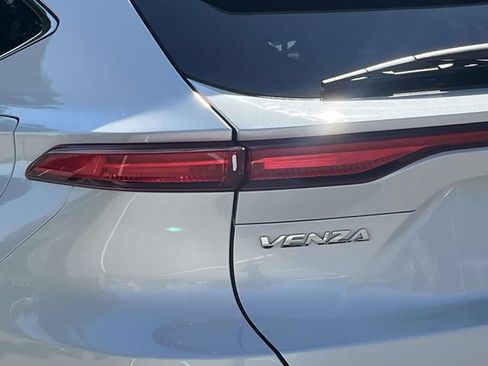 Used 2023 Toyota Venza Limited AWD/4WD image 10