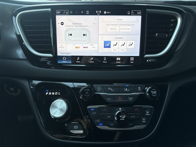 Used 2025 Chrysler Pacifica Select FWD image 17