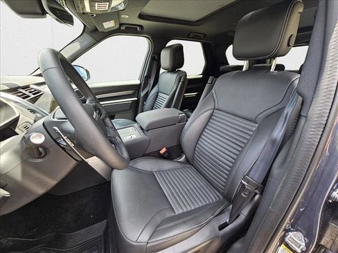 Certified 2024 Land Rover Discovery Dynamic SE image 14