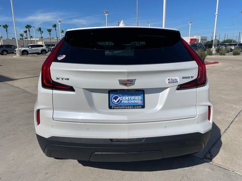 Used 2024 Cadillac XT4 Luxury w/ LPO, Floor Liner Package FWD image 4