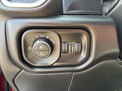 Used 2019 RAM 3500 Lone Star image 47