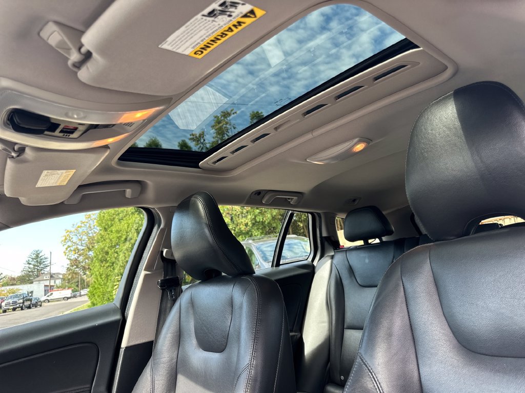 Used 2017 Volvo V60 T5 Premier FWD image 39