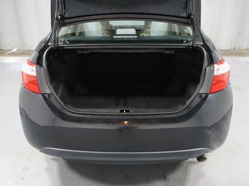 Used 2014 Toyota Corolla LE image 30