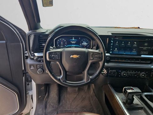 Used 2024 Chevrolet Silverado 1500 High Country w/ High Country Premium Package AWD/4WD image 10