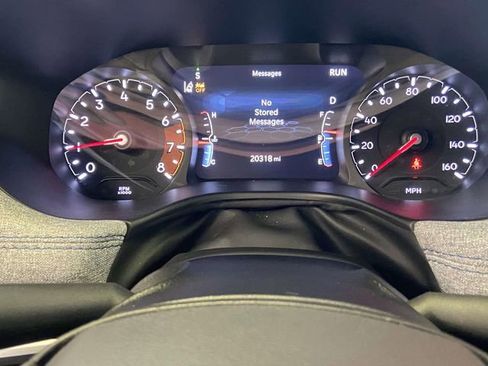 Used 2025 Jeep Compass Latitude image 29