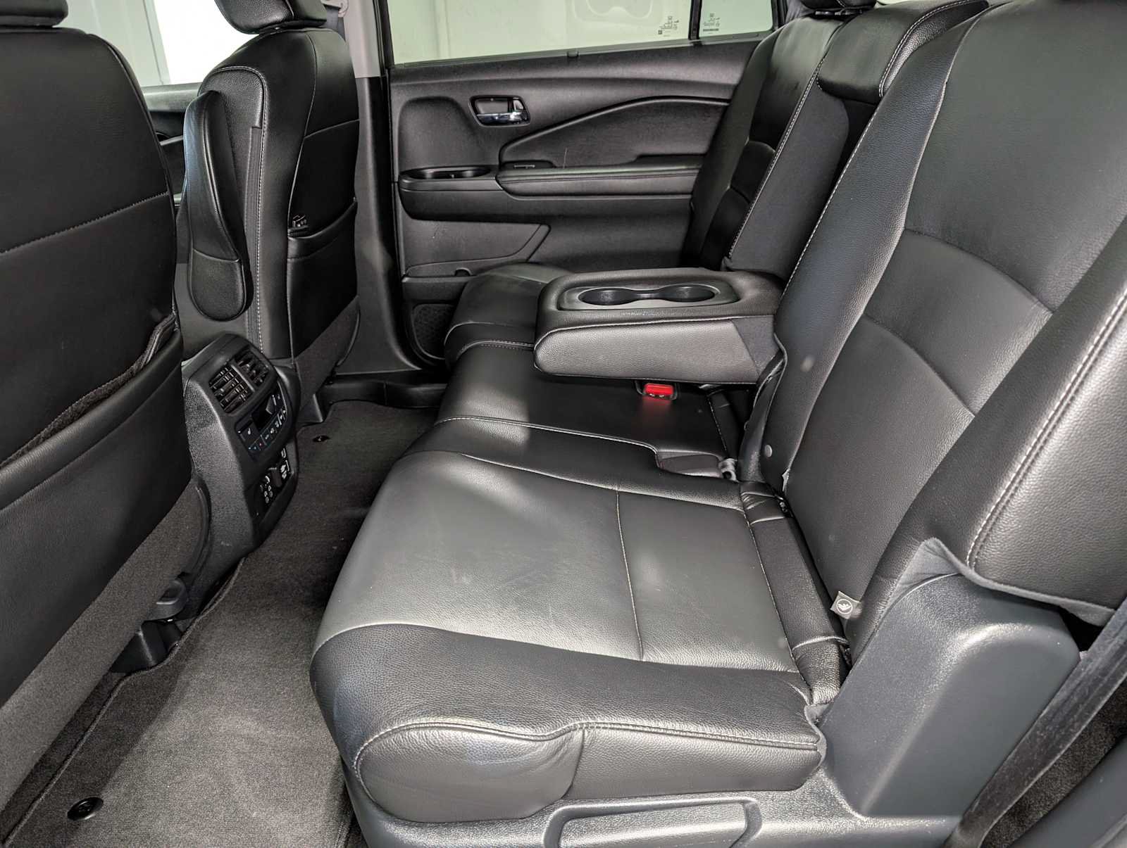Used 2020 Honda Pilot Touring image 24