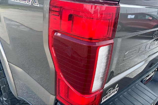 Certified 2022 Ford F350 Lariat w/ Tremor Off-Road Package AWD/4WD image 31