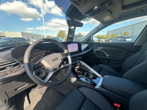 New 2025 Audi Q5 Premium Plus image 12