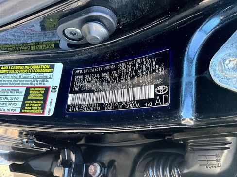 Used 2018 Toyota Corolla LE image 30