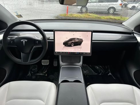 Used 2022 Tesla Model Y Performance image 8