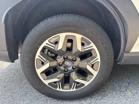 Used 2025 Subaru Forester Premium AWD/4WD image 14