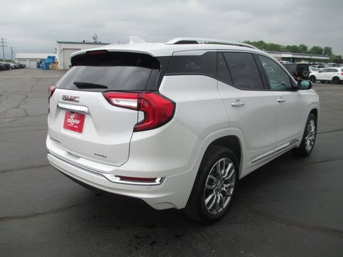 Used 2023 GMC Terrain Denali w/ Denali Premium Package AWD/4WD image 6