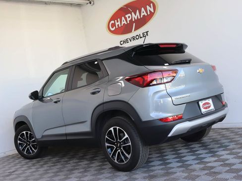 Used 2025 Chevrolet TrailBlazer LT FWD image 4