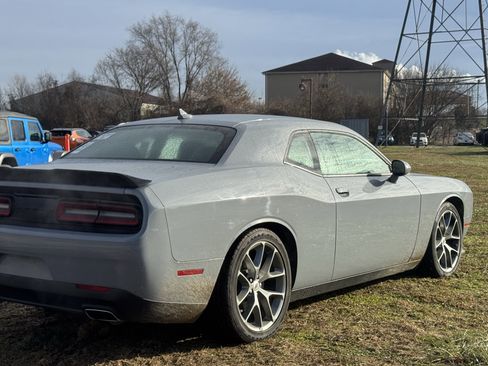 Used 2022 Dodge Challenger GT w/ Plus Package image 9