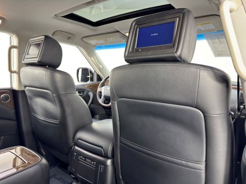 Used 2017 INFINITI QX80 4WD w/ Driver Assistance Package image 37