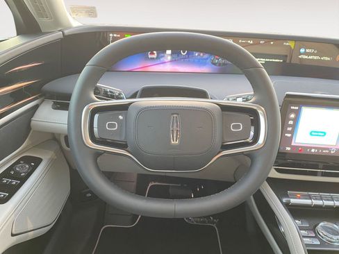 New 2026 Lincoln Nautilus Premier AWD/4WD image 12