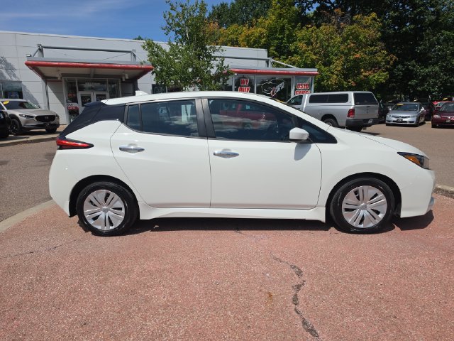 Used 2024 Nissan Leaf S FWD image 6
