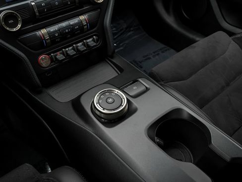 Used 2022 Ford Mustang Shelby GT500 w/ Carbon Fiber Track Pack image 22