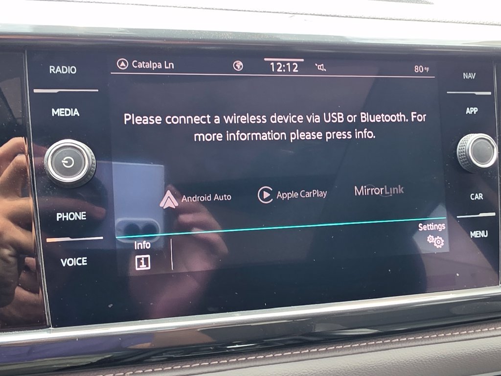 Used 2022 Volkswagen Taos SEL w/ Panoramic Sunroof Package FWD image 22