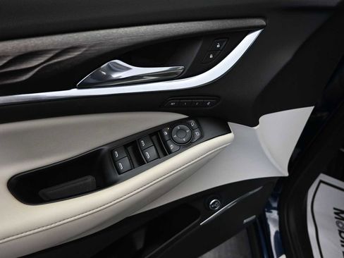 Used 2023 Buick Enclave Avenir w/ Avenir Technology Package FWD image 19