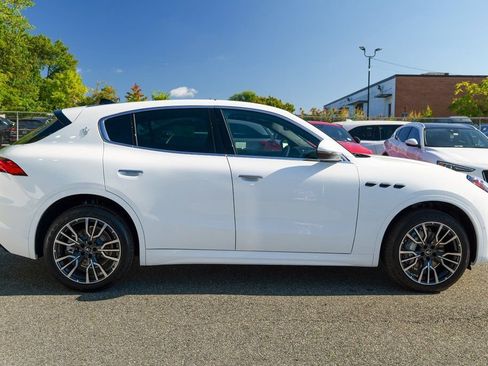 New 2025 Maserati Grecale Modena image 8