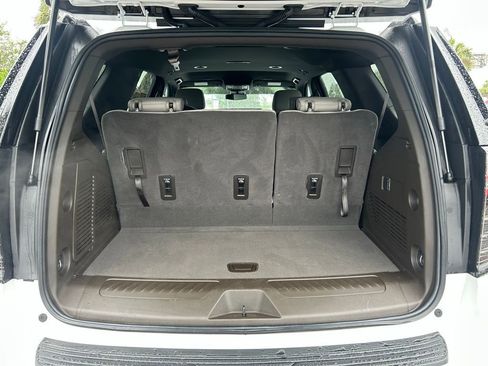 Used 2025 Chevrolet Tahoe LS RWD image 11