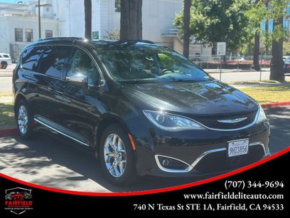 Used 2017 Chrysler Pacifica Limited