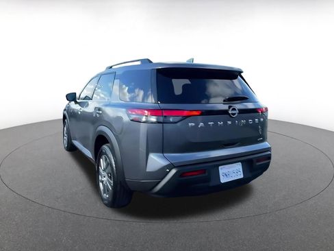 Used 2025 Nissan Pathfinder SV image 11