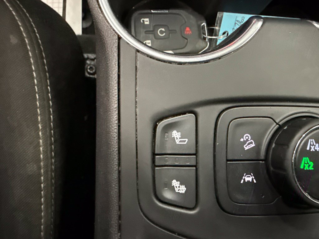 Used 2023 GMC Terrain SLE w/ Driver Convenience Package AWD/4WD image 31