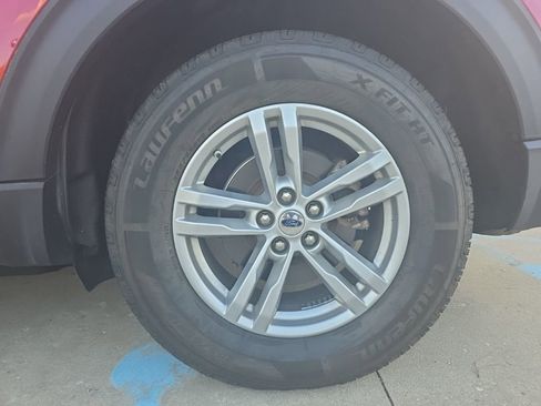 Used 2020 Ford Explorer XLT w/ Equipment Group 202A image 8