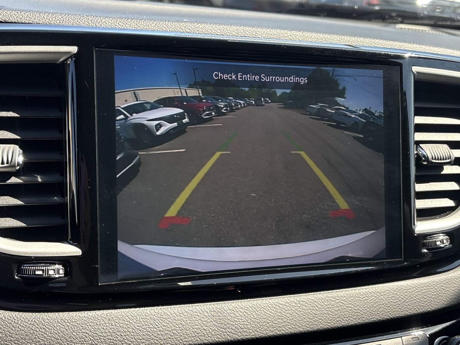 Used 2025 Chrysler Pacifica Select FWD image 19