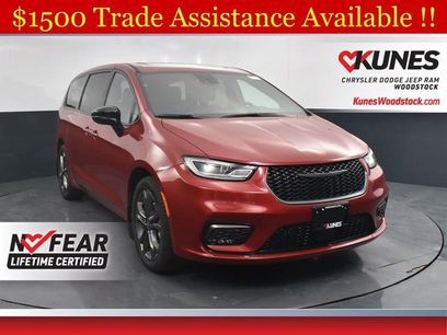 New 2026 Chrysler Pacifica Select