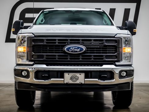 Used 2025 Ford F250 XL w/ XL Chrome Package AWD/4WD image 3