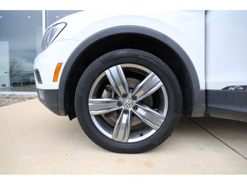 Used 2020 Volkswagen Tiguan SEL image 19