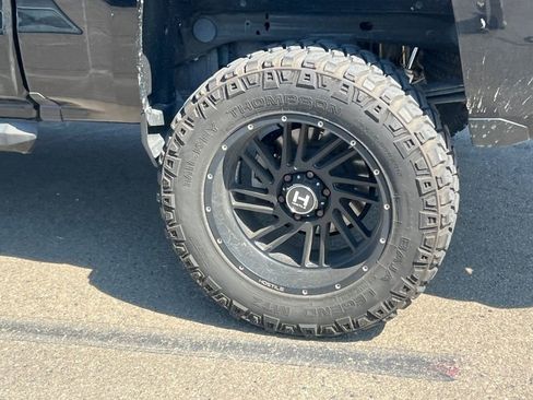 Used 2018 Chevrolet Silverado 1500 LT w/ All Star Edition AWD/4WD image 5
