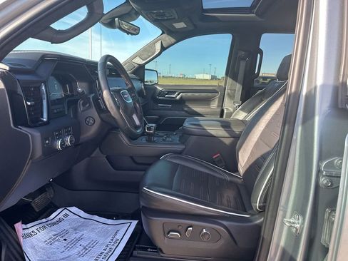 Used 2024 GMC Sierra 1500 AT4X image 16